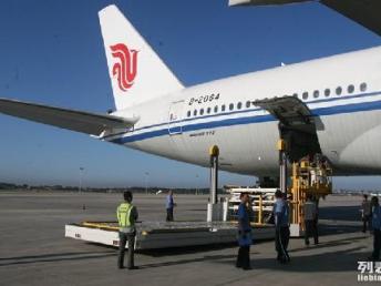 成都24小时空运公司 精品水果跨城速达的空中桥梁